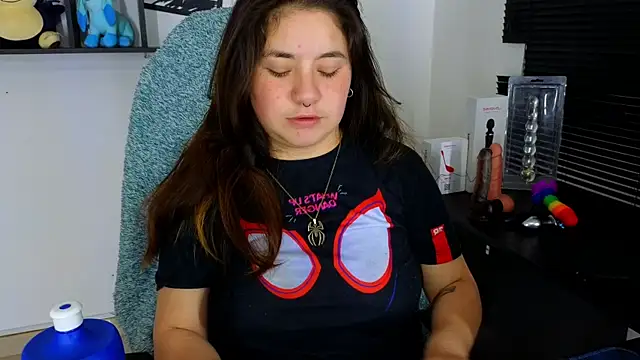 pussy and tits - video by ann_bronw cam model