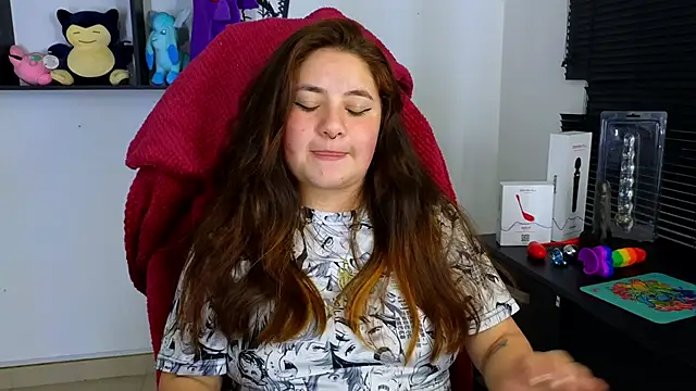 Fucking my hairy pussy - video by ann_bronw cam model