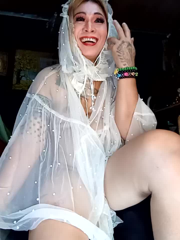 [16 Apr 03:08] Private Show – video od webkamerové modelky Fayola_Beatrix