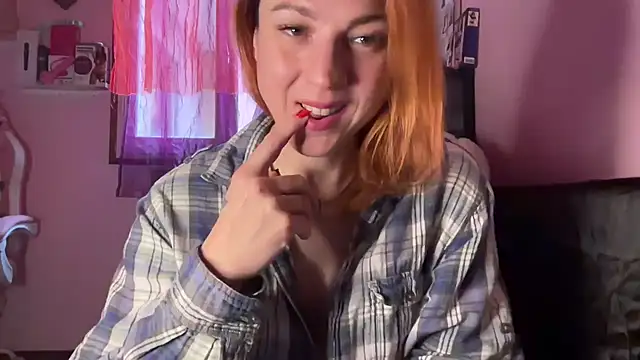 Private Show: SUB CON CULO ROTTO SI FA UMILIARE PESANTEMENTE DA ME - video di Nikky_Divine modella di cam