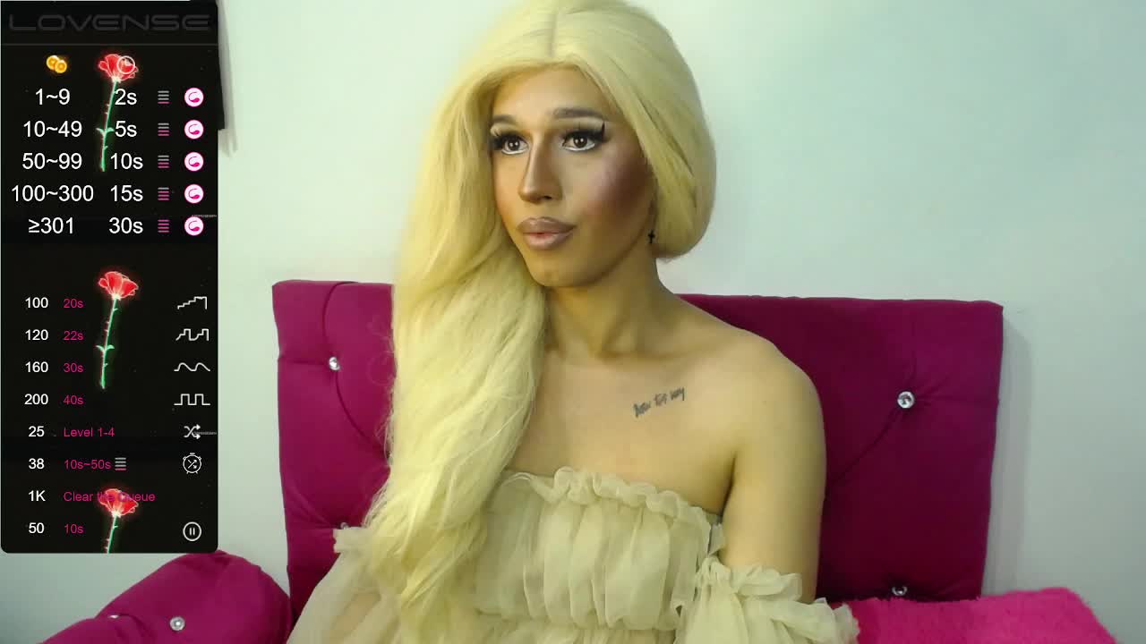 CUM IN FACE - vidéo du modèle de showcams Ninfa_kawaii