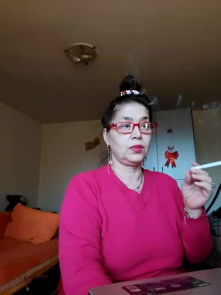 Finger  my big asshole - video Love_Tina_Forever kameramallilta