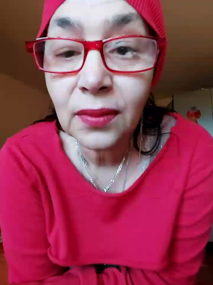 feet on camplay socks - video Love_Tina_Forever kameramallilta