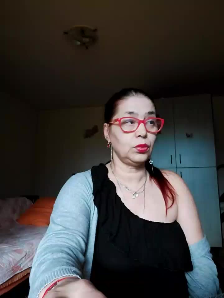 pussy //pussy - video Love_Tina_Forever kameramallilta