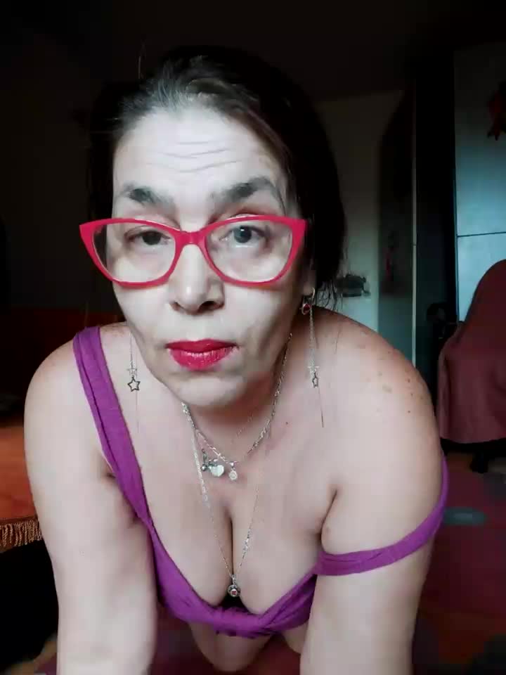 [10 Jun 11:01] Private Show - video Love_Tina_Forever kameramallilta