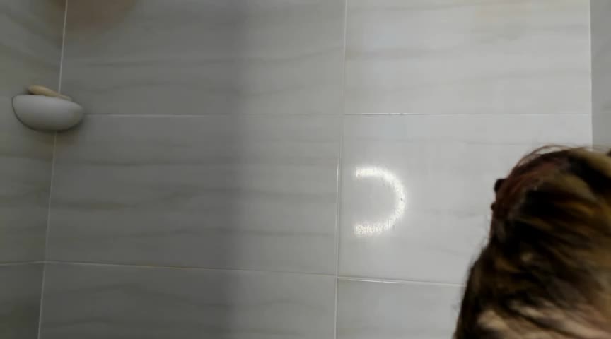 Private show wet shirt in the shower - 視頻由 natalia-66 主播提供