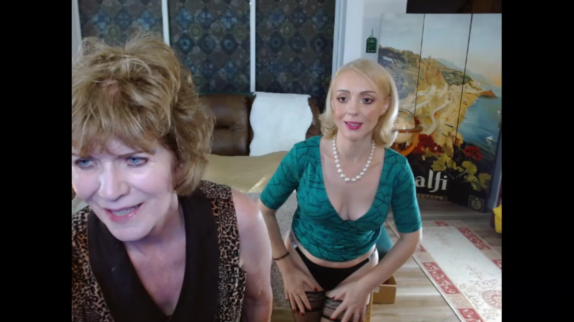 MILF PLAY TIME - فيديو من SindeeDix موديل الكام