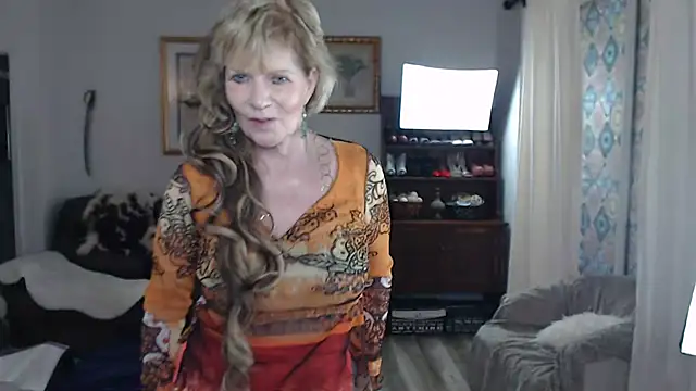 Serving Anal Master Crawling Begging - فيديو من SindeeDix موديل الكام