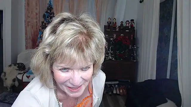 Latino takes culo  ass and feet -Virtual - video by SindeeDix cam model