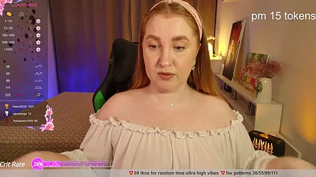 full naked chillin on bed - video by ollydoll92 cam model