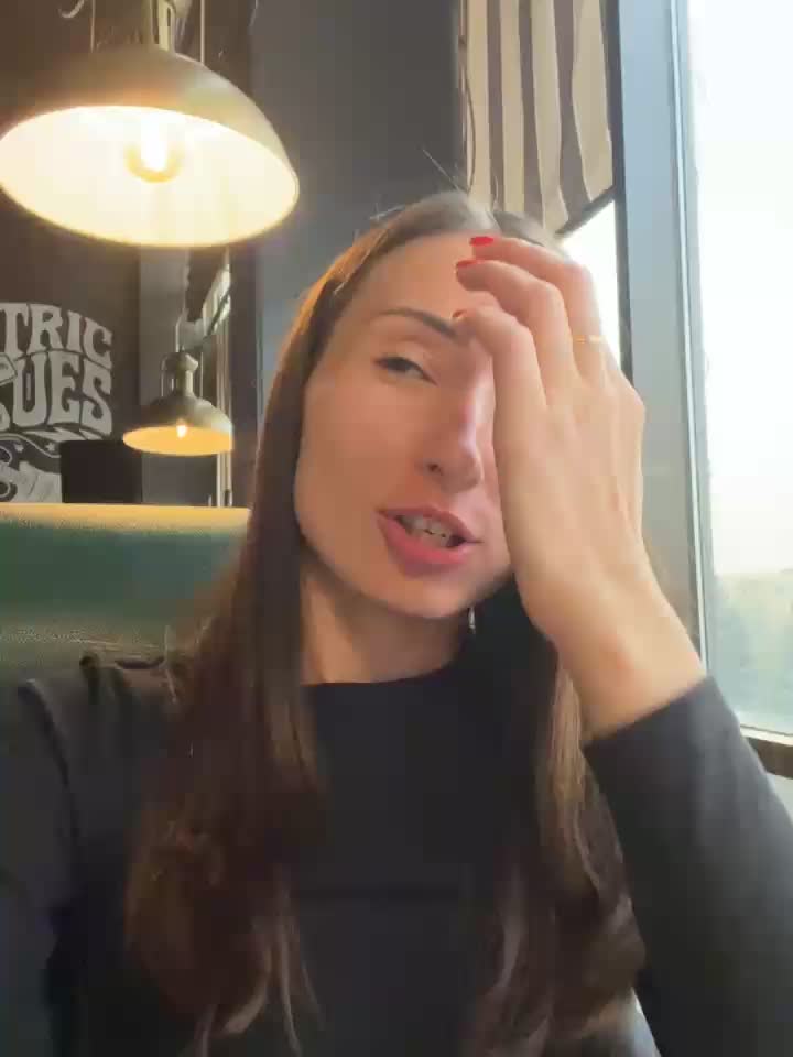 Private Show Dildo under the table - video oleh model kamera Wonder_Kari