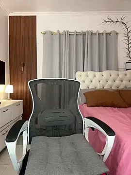 WEARING SPIDERMAN CUMMING! - vídeo de la modelo de cam Miss_Prada