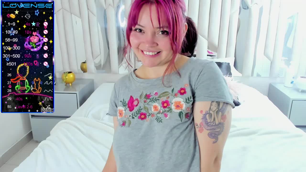 hot play - video by Nikky_Hottie cam model