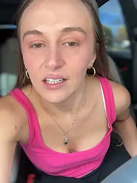 [15 Oct 12:25] Public Show - video by lunagirl13 cam model