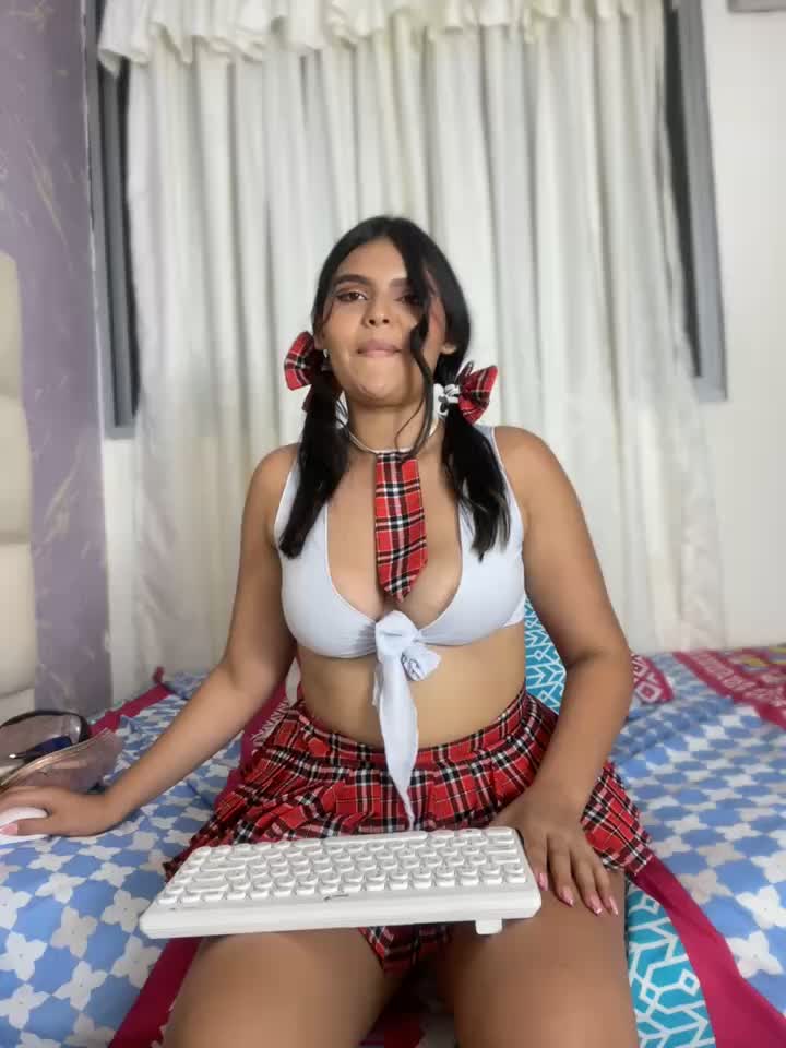 DANCE, SEXY SCHOOLGIRL – video od webkamerové modelky Lia_sexx