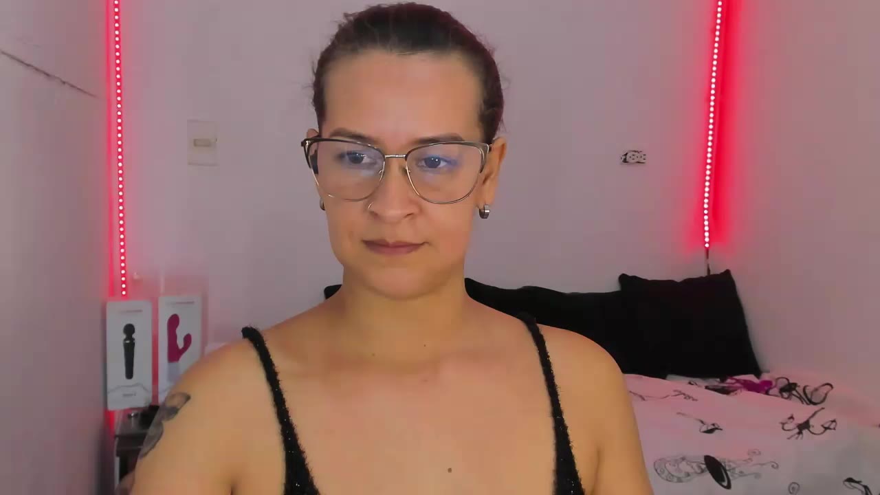 [18 Nov 00:30] Private Show - video by Britney_taylor_ cam model