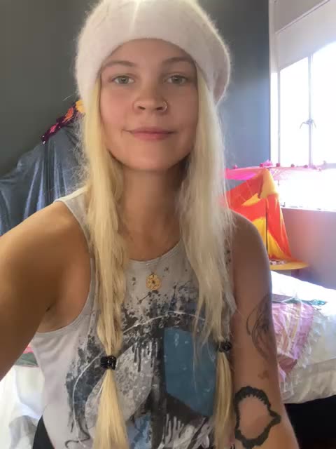 Private Show - video by chloemoonandstarss cam model