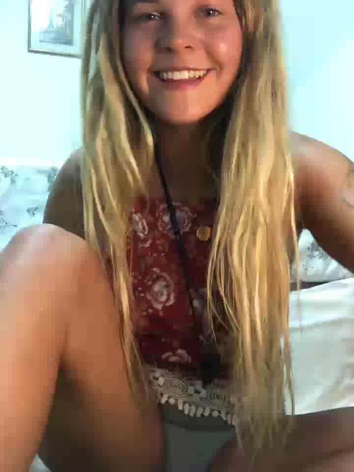 Private Show - video by chloemoonandstarss cam model