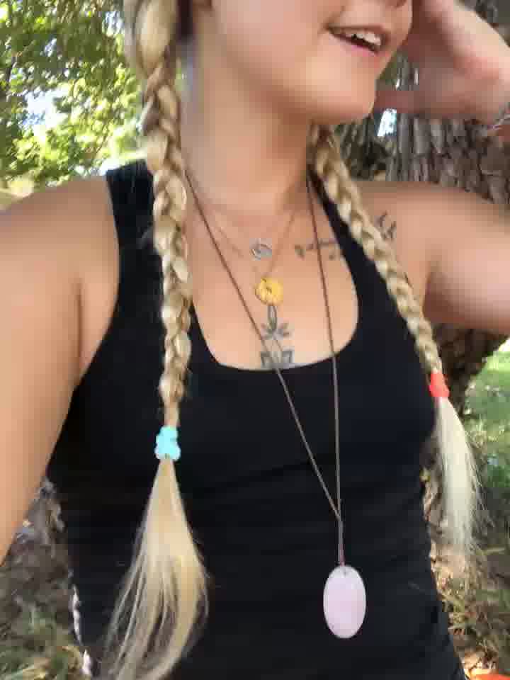 Private Show (public park flashing) - video by chloemoonandstarss cam model