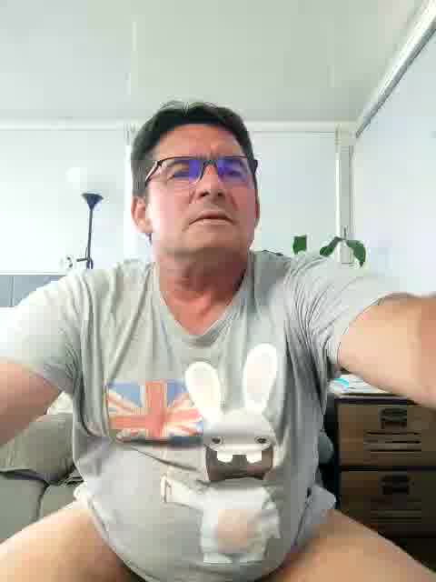 Private Show feet and cum - video av phil_truck_exhib cam model