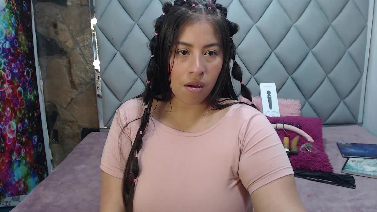 naked - video Luisanakoi777_ kameramallilta