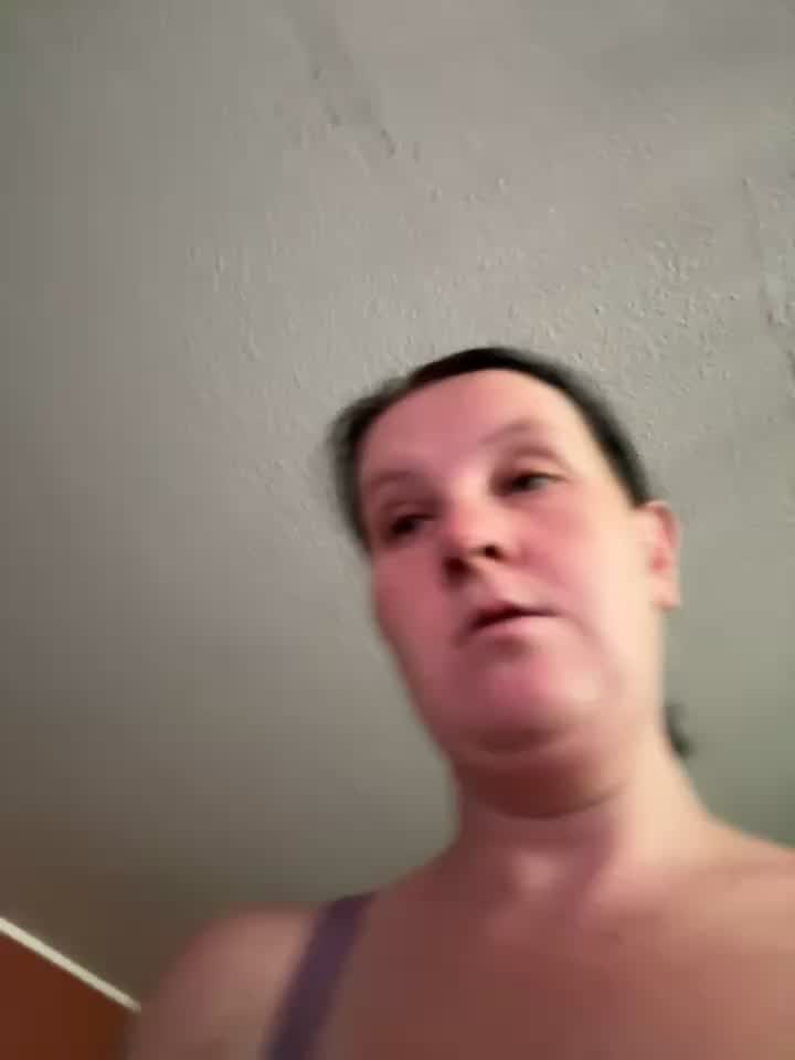 Striptease and fingering in my kitchen! - ক্যাম মডেল wetgerman_2-এর ভিডিও