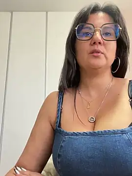 [1 Mar 09:21] Private Show - video by SWEETLILY18 cam model