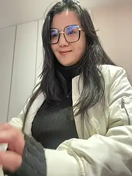 [30 May 06:46] Private Show - video by SWEETLILY18 cam model