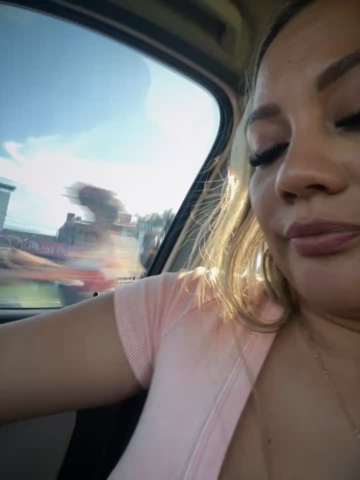 [2 Aug 16:19] Private Show - відео від вебкаммоделі ValeryGrey