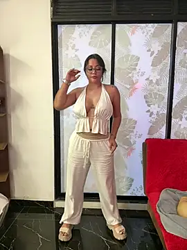 [18 Jul 14:25] Private Show/riding dorso/blowjob/bounce boobs - vidéo du modèle de showcams ValeryGrey