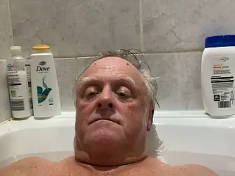 [18 Oct 14:58] Bathtime private foot Show - vidéo du modèle de showcams bigbadjon69