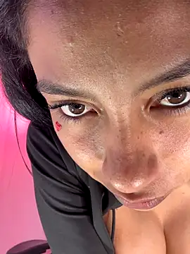 [13 Nov 08:38] Private Show - video di Anamhenao modella di cam