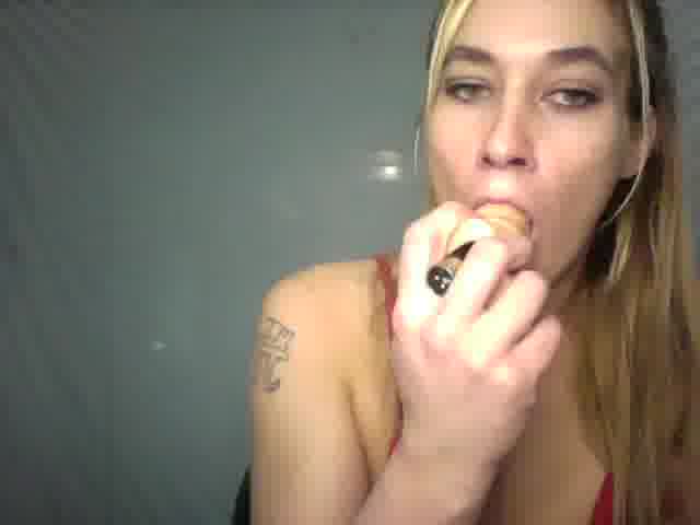 [18 Dec 11:18] Private Show - video by missymilf cam model