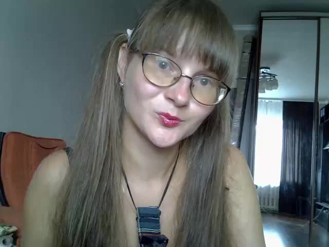 BDSM - video av KiraGoldens cam model