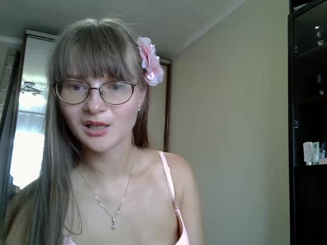 stockings - video av KiraGoldens cam model