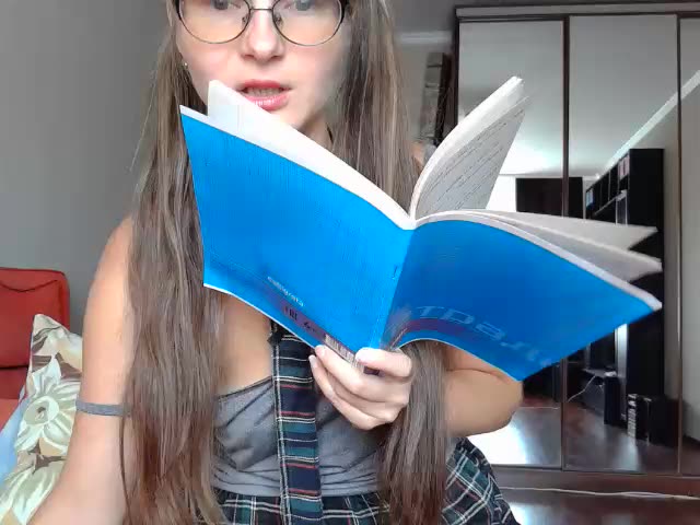 While I'm reading you take me - video av KiraGoldens cam model