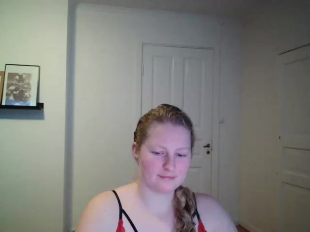 Naked play - video av Girlnina-1995 cam model