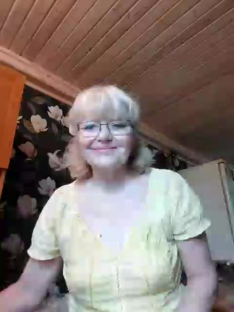 [19 Jun 08:42] Private Show dancing naked - vídeo de IrmaRose modelo de câmara