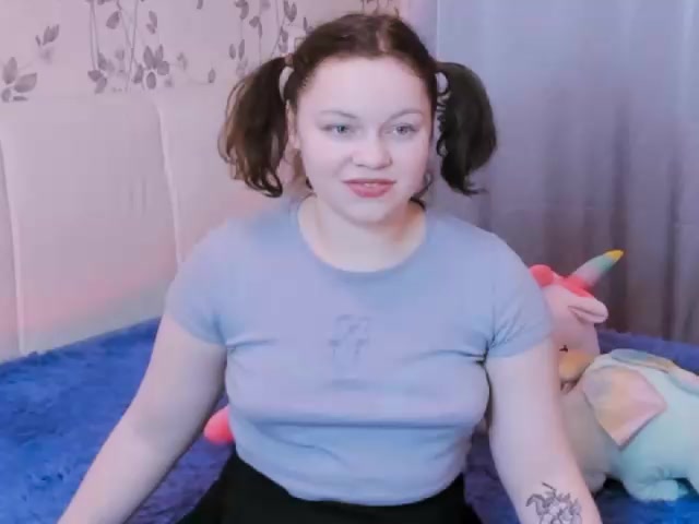 Private Show - Tits close, feet - วิดีโอโดย SueNiceeeee โมเดลแคม