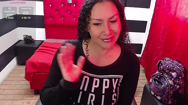 Matura Milf cheats her husband in the room
