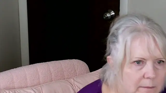 Dirty talk, fingering and doggy style - vid éo du modèle de showcams Kaitlyn_Winters