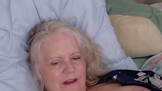 Fuck Machine, Two Cameras/Angles With Pussy Close Up - vidéo du modèle de showcams Kaitlyn_Winters