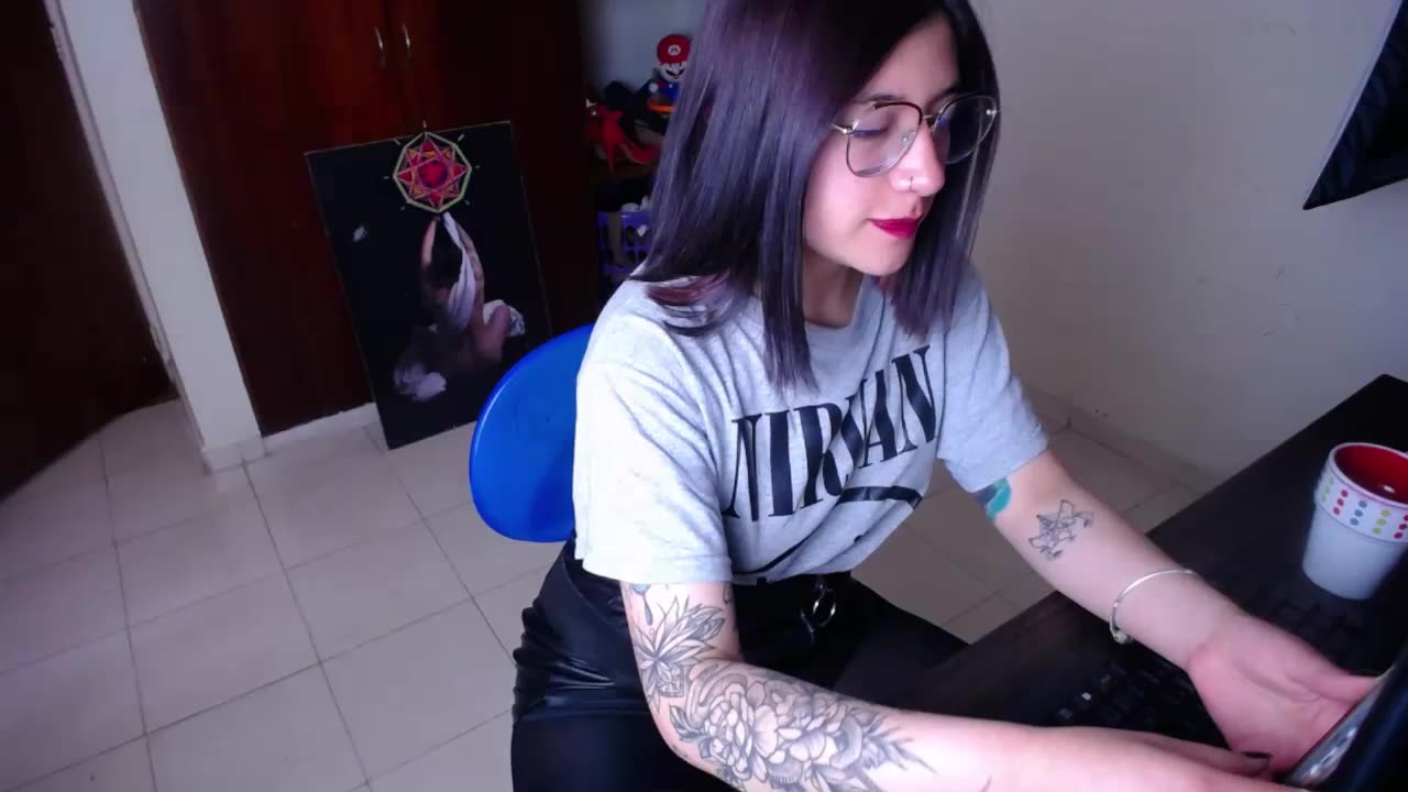 [28 Nov 14:43] Private Show - video by miahot20 cam model