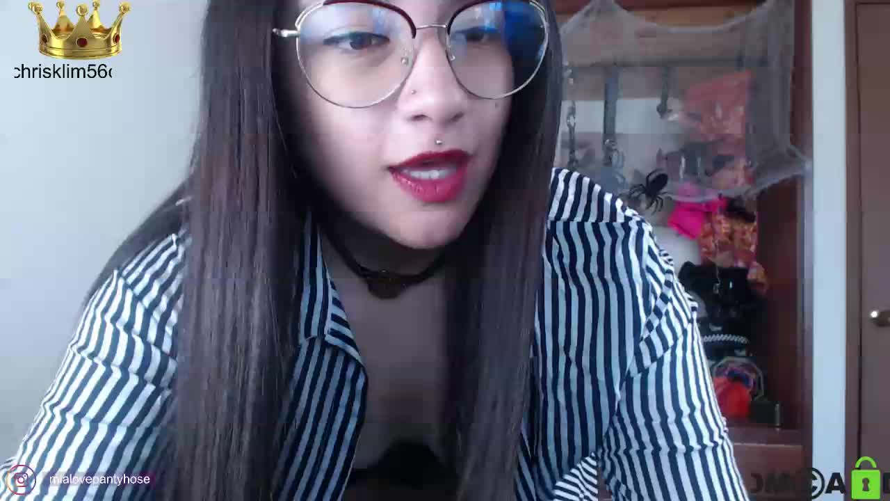 pantyhose tan and dildo - video by miahot20 cam model