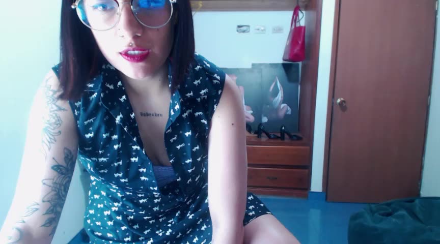 pantyhose tan and feet - video by miahot20 cam model