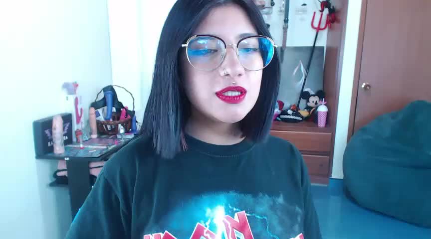 i fuck u ass with my strapon - video by miahot20 cam model
