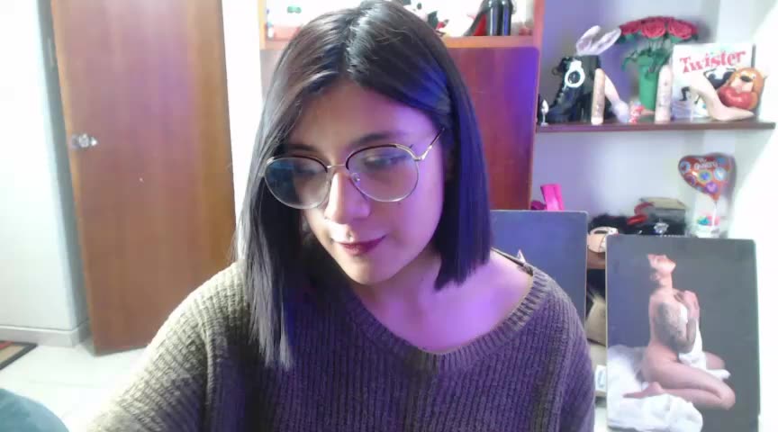 naked and dildo in pussy - video by miahot20 cam model