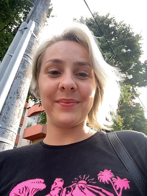 walk on street with lush on - video HornyNalia kameramallilta