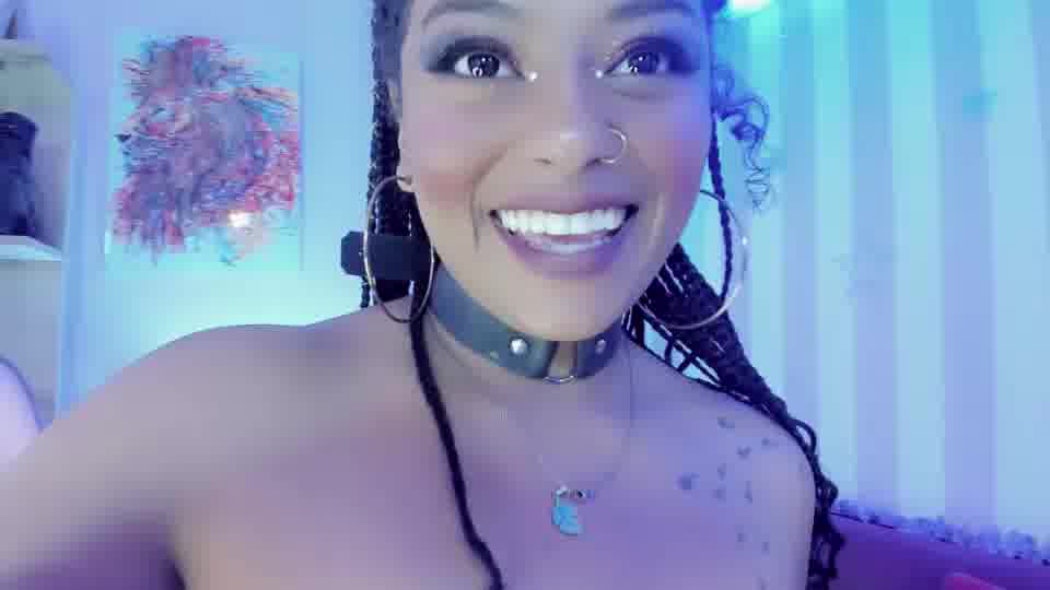 Hot Girl - วิดีโอโดย Naasha_ โมเดลแคม