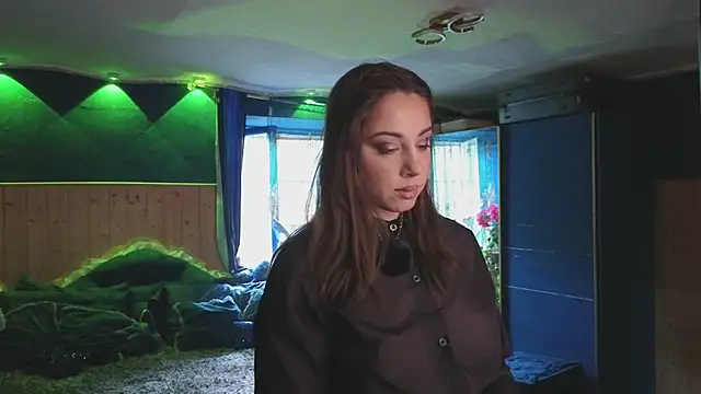 mi mosto un po - video by VanessaDoyle cam model